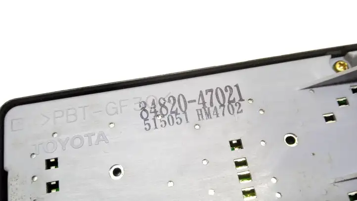 Toyota Prius (XW20) (2003 - 2009) 8482047021 Блок кнопок стеклоподъемников — фото 2