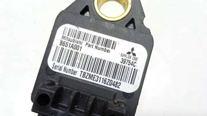 Mitsubishi Outlander (2007 - 2012) 8651A001 Датчик удара SRS — фото 2
