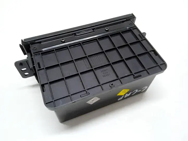 Chevrolet Captiva (2006 - 2011) TBX38 Вещевой ящик — фото 3
