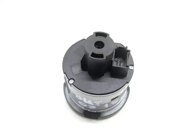 Skoda Octavia Mk2 (1Z) (2004 - 2013) 1Z0941431K Включатель фонарей — фото 5