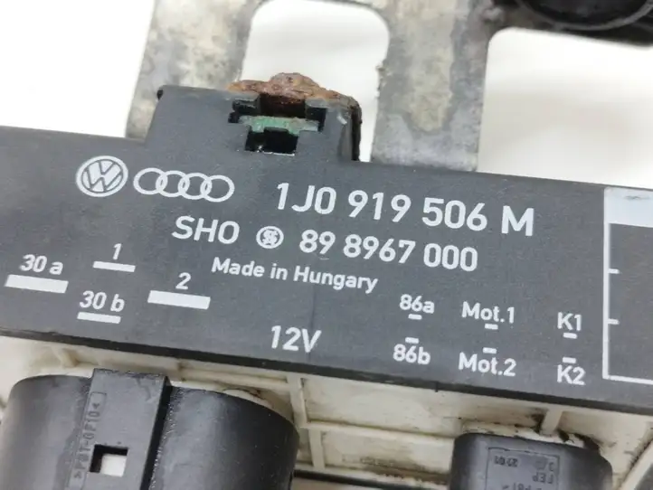 Volkswagen Polo III 6N 6N2 6NF (1994 - 2001) 1J0919506M Реле вентилятора охлаждения — фото 2