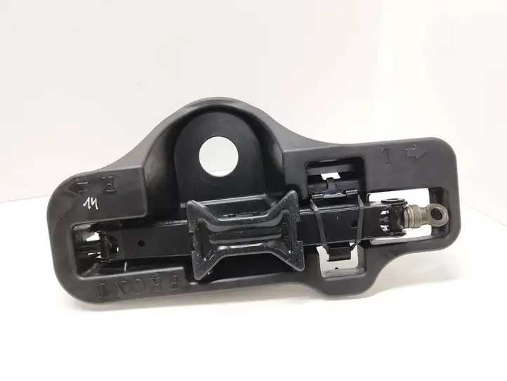 Toyota Prius (XW20) (2003 - 2009) 6477747170 Ящик для инструментов — фото 1