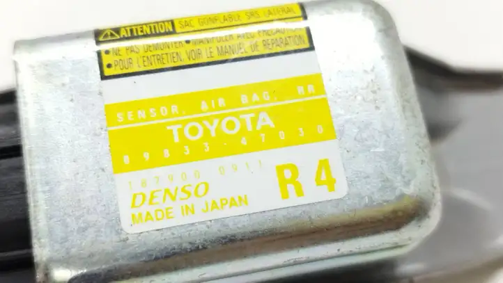 Toyota Prius (XW20) (2003 - 2009) 8983347030 Датчик удара SRS — фото 2