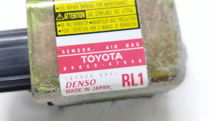Toyota Prius (XW20) (2003 - 2009) 8986047040 Датчик удара SRS — фото 2