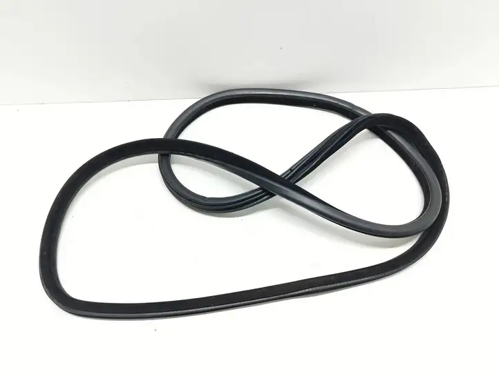 BMW 5 F10 F11 (2009 - 2016) Уплотнитель кузова — фото 1