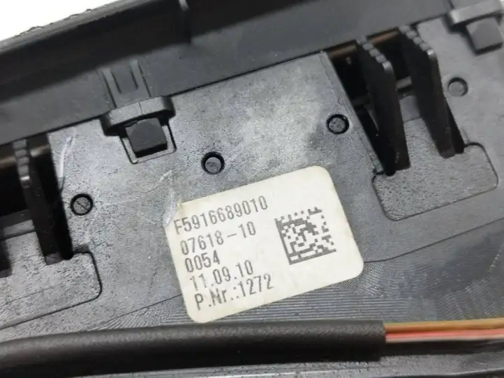 BMW 5 F10 F11 (2009 - 2016) F5916689010 Боковой воздушный дефлектор — фото 2