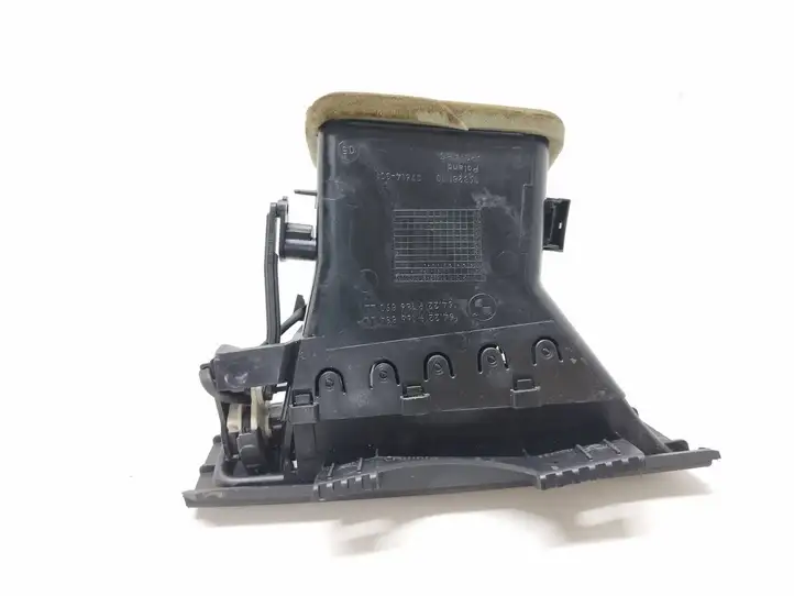 BMW 5 F10 F11 (2009 - 2016) F5916689010 Боковой воздушный дефлектор — фото 4