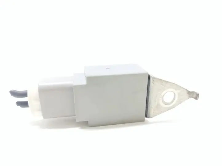 Toyota Prius (XW20) (2003 - 2009) 9098904174 Реле аварийных фонарей — фото 3