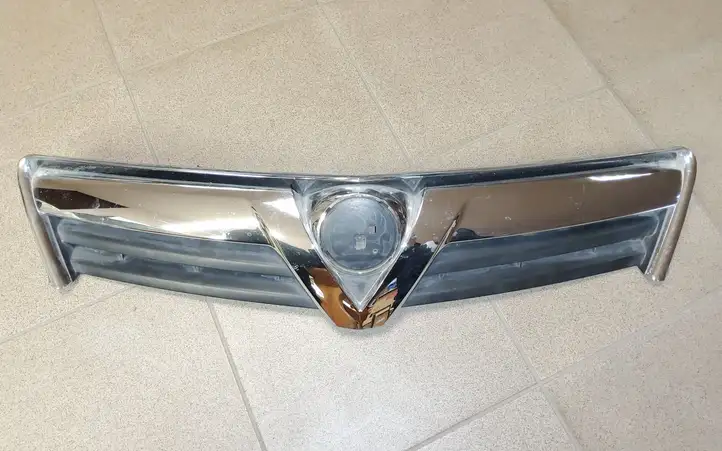 Opel Antara (2006 - 2011) 96433237 Передняя решетка — фото 1