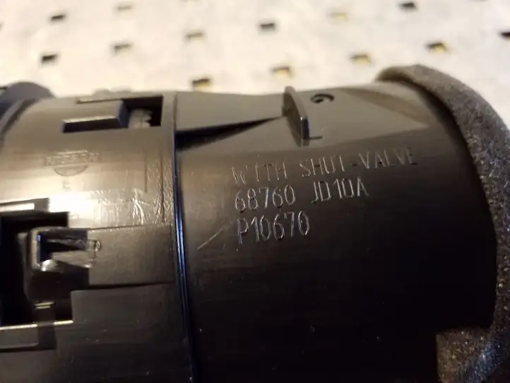 Nissan Qashqai (2006 - 2010) 68760JD10A Боковой воздушный дефлектор — фото 2