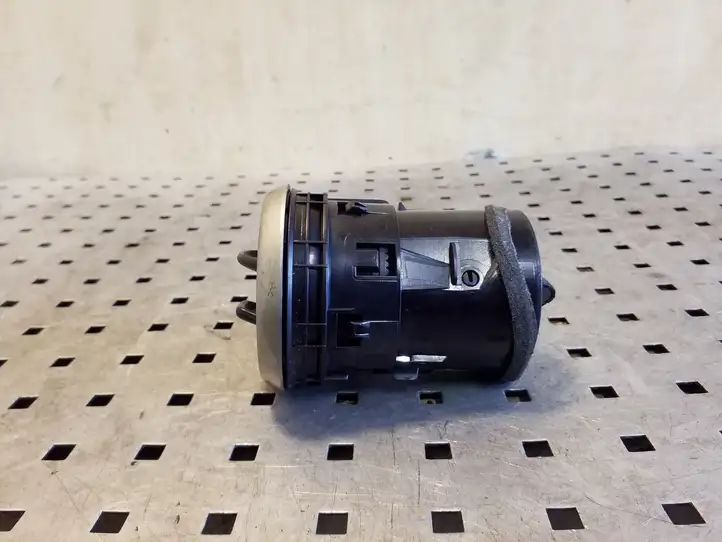 Nissan Qashqai (2006 - 2010) 68760JD10A Боковой воздушный дефлектор — фото 4