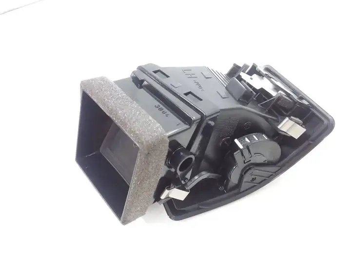 Skoda Octavia Mk2 (1Z) (2004 - 2013) 1Z0819701 Боковой воздушный дефлектор — фото 3