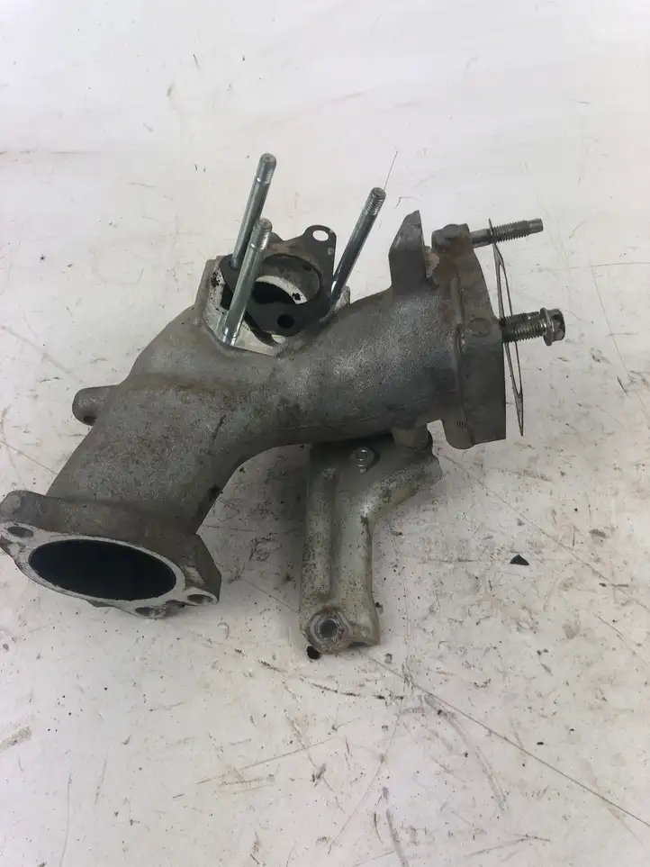 Toyota Hilux (AN10, AN20, AN30) (2011 - 2015) 1786130130 Трубка EGR — фото 1