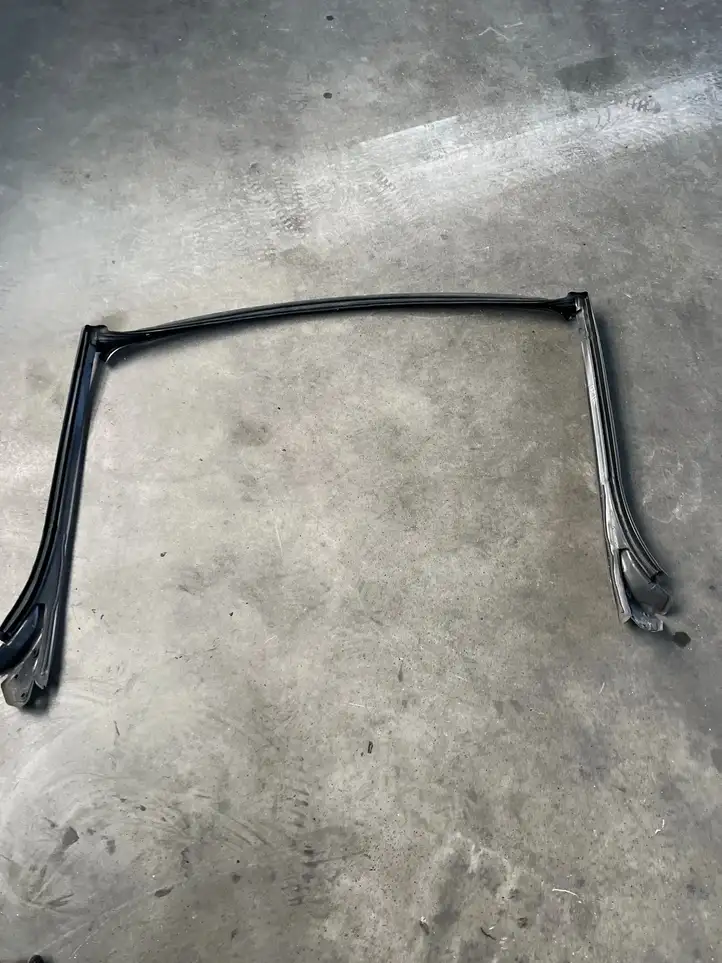 Mercedes-Benz E A207 (2010 - 2017) A2077200047 Накладка стоек лобового стекла — фото 1