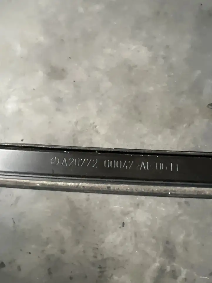 Mercedes-Benz E A207 (2010 - 2017) A2077200047 Накладка стоек лобового стекла — фото 2
