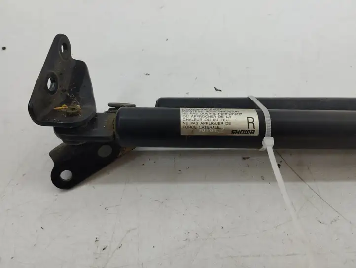 Mazda CX-7 (2009 - 2014)   Амортизатор задней крышки