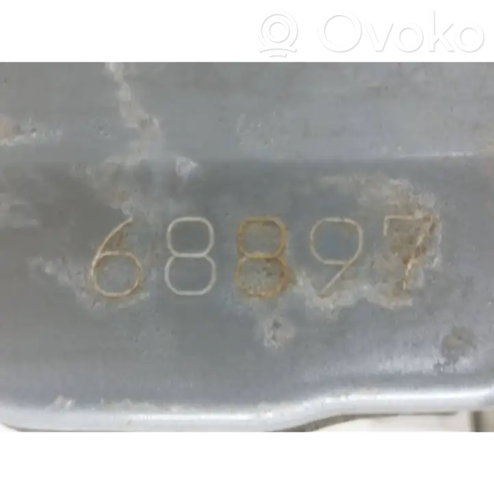 Toyota Prius (XW20) (2003 - 2009) 68897 Верхняя панель радиатора — фото 6
