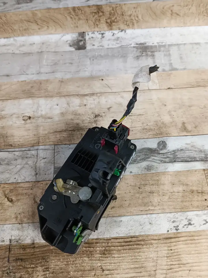 Saab 9-5 (2006 - 2010)  4855201 Замок задней двери