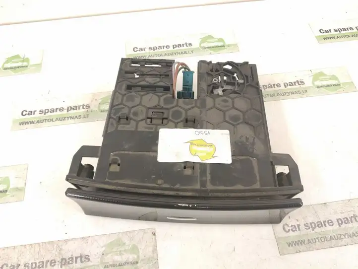 Mercedes-Benz ML W164 (2005 - 2011) Передняя пепельница — фото 2
