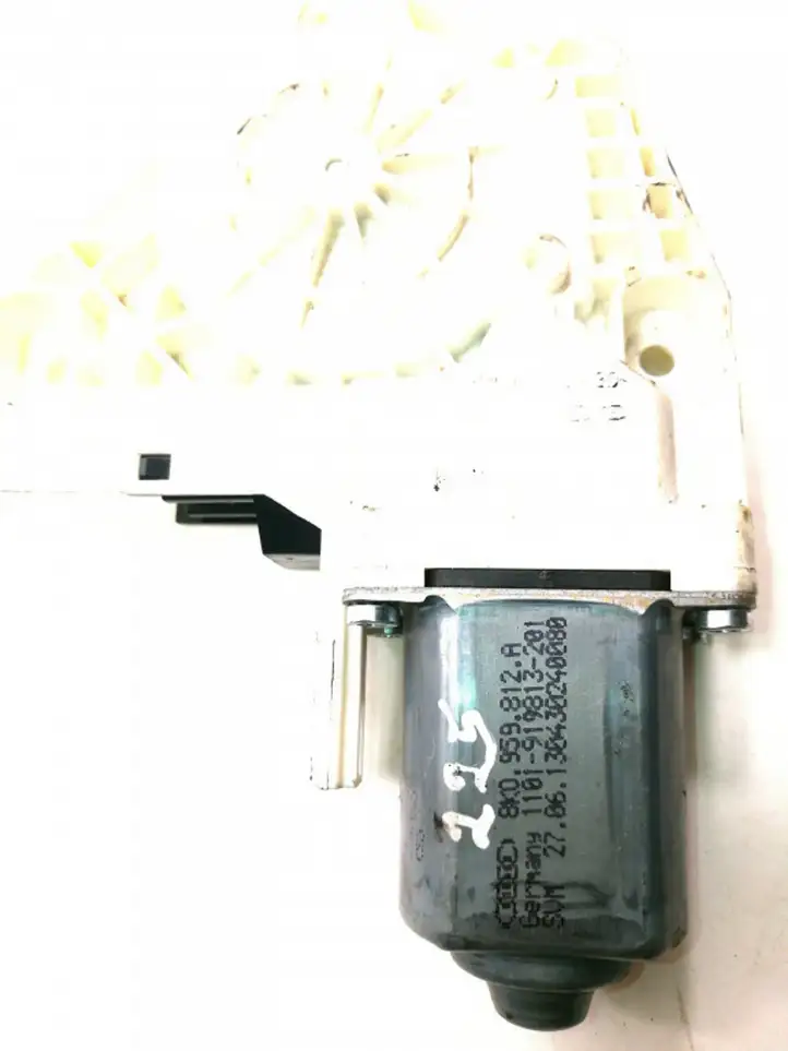 Audi A4 (2007 - 2011)  8K0959812A электродвигатель переднего стеклоподъемника