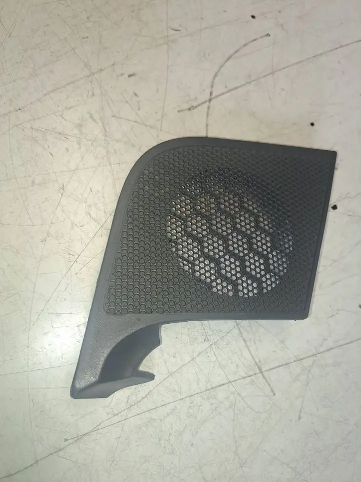 Jeep Grand Cherokee (2004 - 2010)  VT 5864 REV LEV Сабвуферная решетка