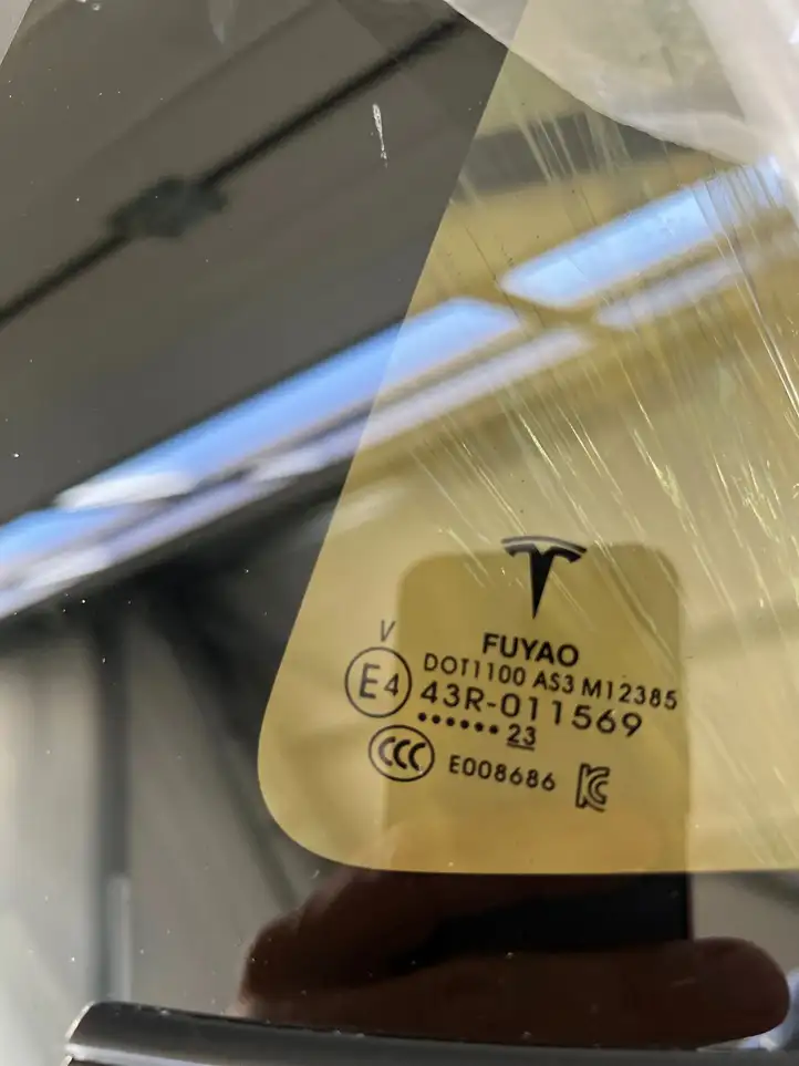 Tesla Model Y (2019 - 2024) 160080800C Заднее боковое стекло — фото 5