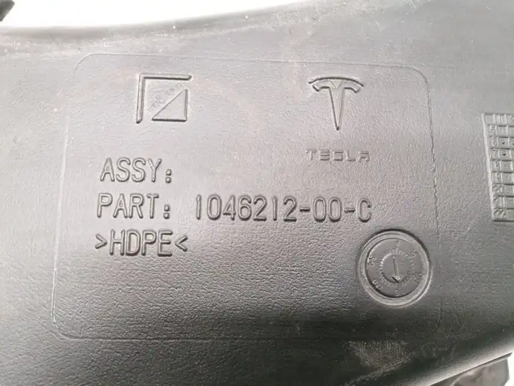 Tesla Model X (2015 - 2021) 1046212-00-C Прочие детали моторного отсека — фото 2