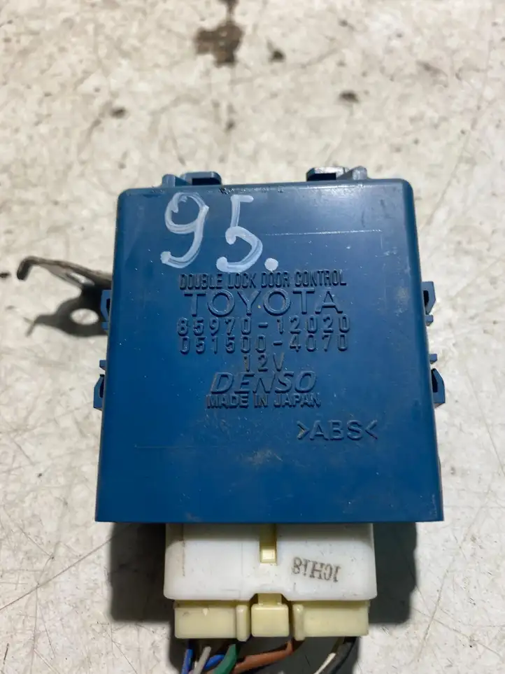 Toyota Auris 150 (2006 - 2012) 8597012020 Блок управления центральным замком — фото 4