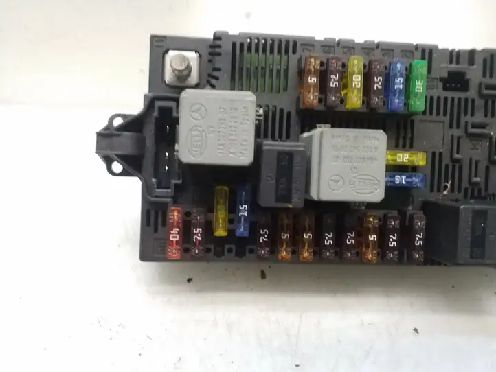 Mercedes-Benz E W211 (2002 - 2009) 2115453901 Блок предохранителей — фото 2