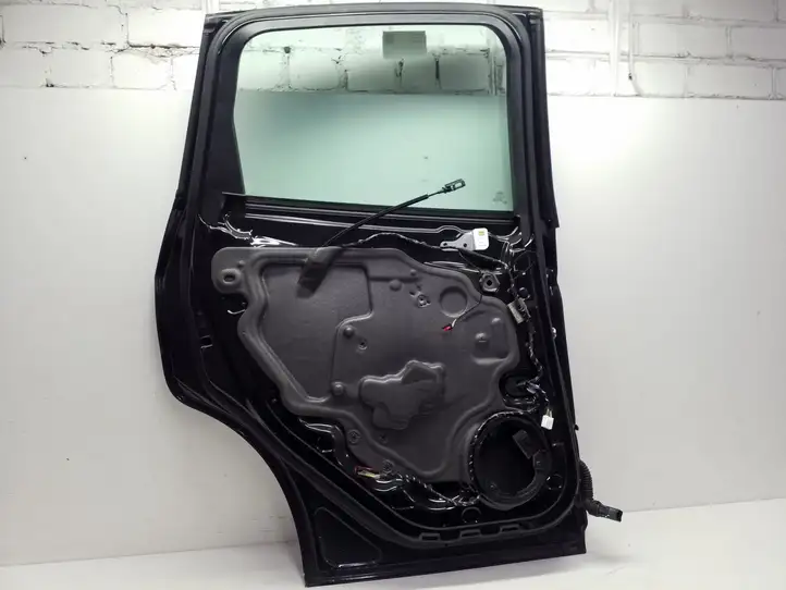 Ford C-MAX II (2010 - 2015) Задняя дверь — фото 10