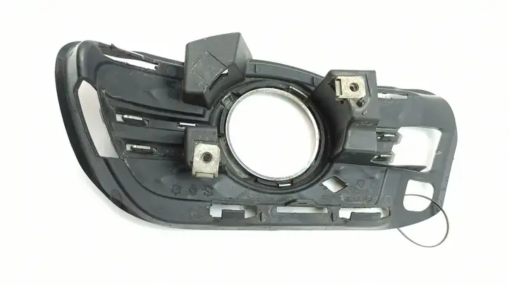 Mercedes-Benz C W204 (2007 - 2014) A2048852323 Решетка противотуманной фары — фото 8
