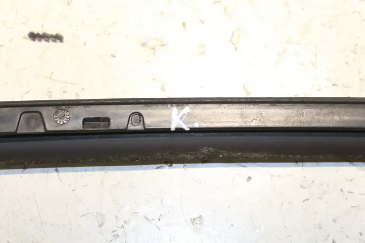 Audi A4 S4 B8 8K (2011 - 2015) 8K0854327 Накладка стоек лобового стекла — фото 2