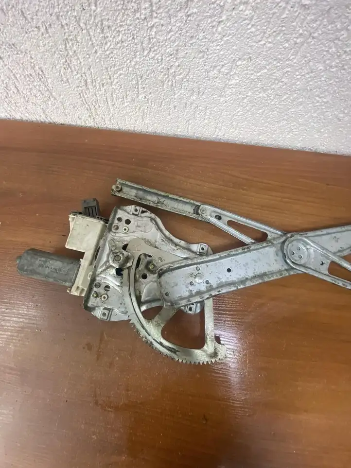 Toyota Corolla E120 E130 (2000 - 2004) 0130822032 Стеклоподъемник передней двери (комплект) — фото 10