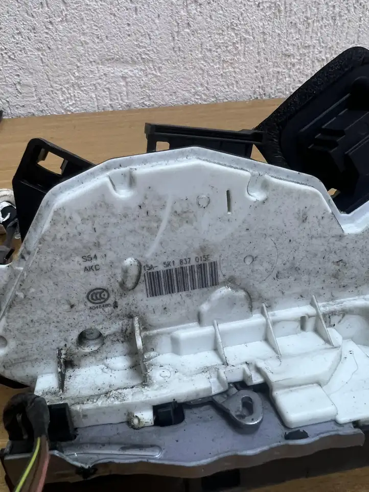 Volkswagen Golf VII (2013 - 2019) 5K1837015E Прочие детали салона — фото 6