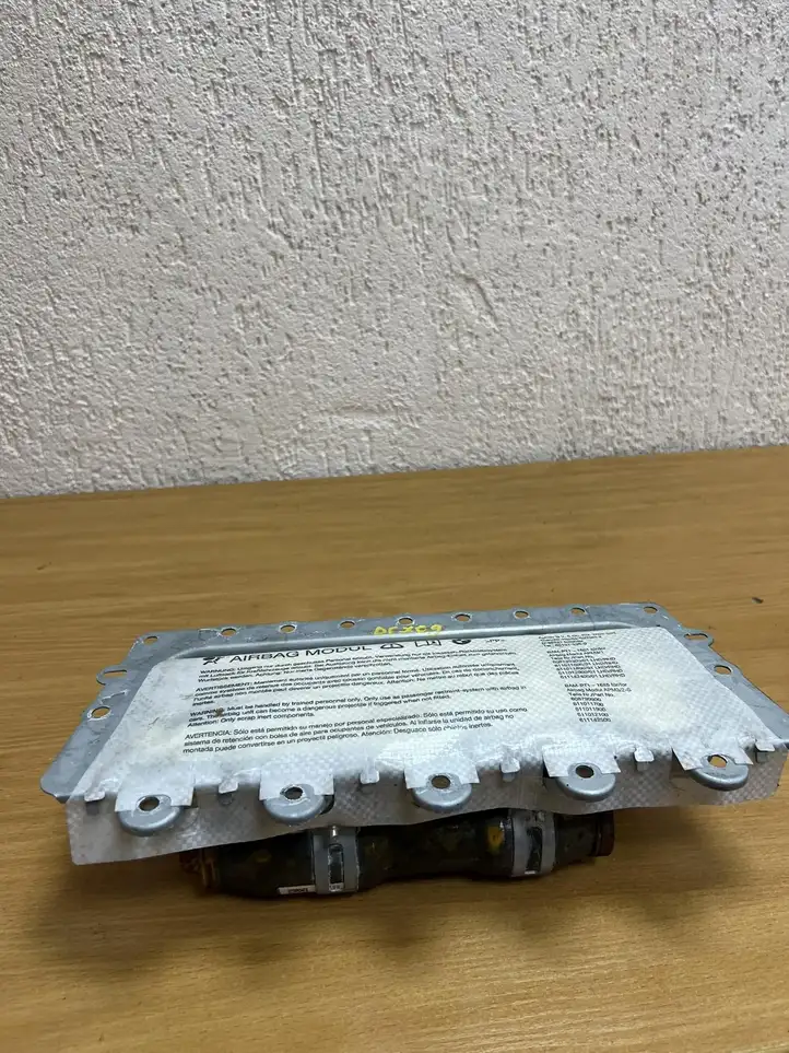 BMW 5 F10 F11 (2009 - 2016) 608739700 Подушка безопасности пассажира — фото 2