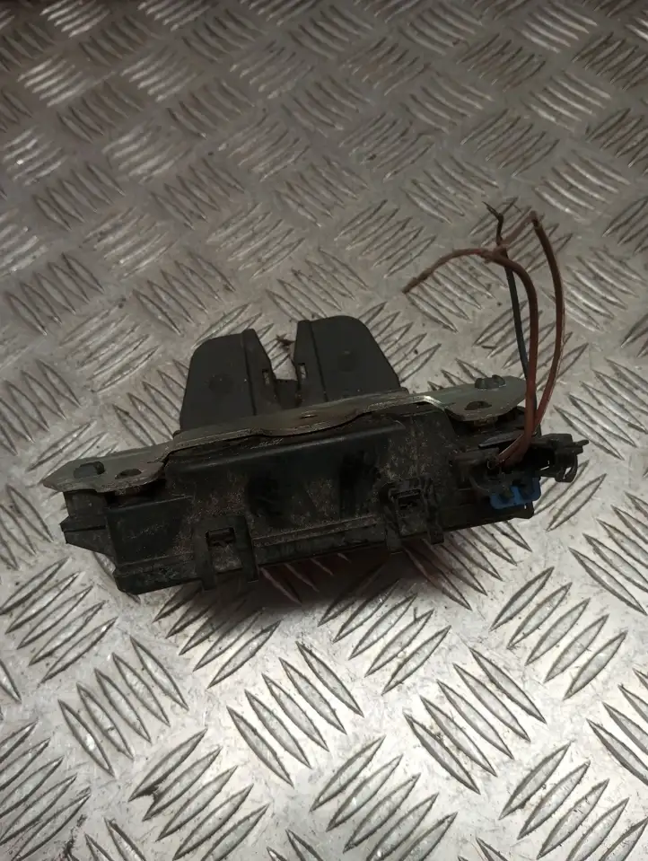 Opel Astra H (2004 - 2009) 495058724 Замок крышки багажника — фото 3