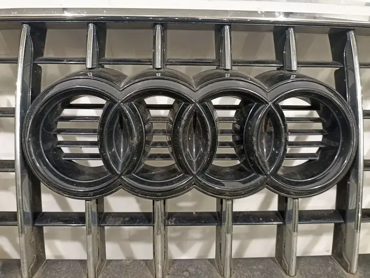 Audi Q5 SQ5 (2017 - ) 8R0853651A Верхняя решетка радиатора — фото 7