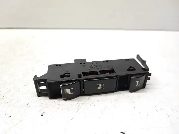 BMW 3 E46 (1998 - 2005) 8381518 Кнопка стеклоподъемников — фото 1