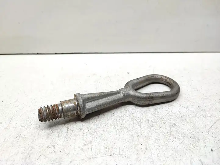 BMW 3 E90 E91 (2005 - 2012) Буксировочная петля — фото 1