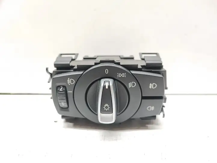 BMW 3 E90 E91 (2005 - 2012) 9169405 Включатель фонарей — фото 1