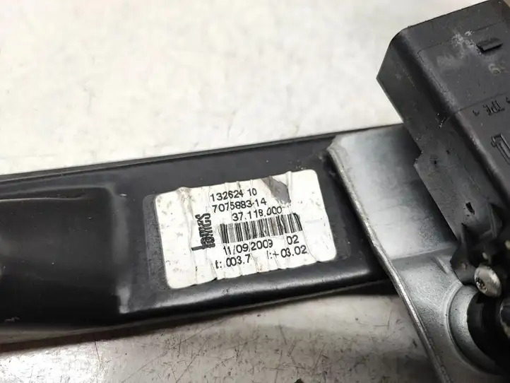 BMW 3 E90 E91 (2005 - 2012)  7075883 Передний комплект электрического механизма для подъема окна