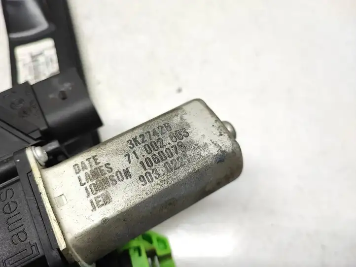 BMW 3 E90 E91 (2005 - 2012)  7075883 Передний комплект электрического механизма для подъема окна