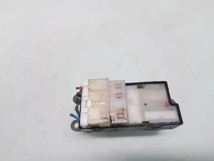 Nissan Almera N16 (2000 - 2010) Кнопка стеклоподъемников — фото 3