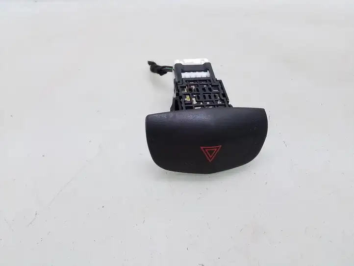 Nissan Primera (2001 - 2008) 06016 Включатель аварийных фонарей — фото 1