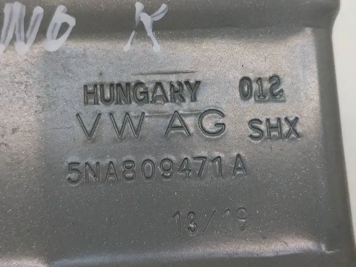 Volkswagen Tiguan (2016 - 2020) 5NA809471A Крепление крыла — фото 4