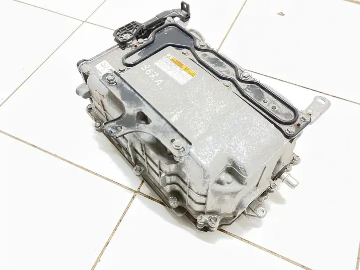 Toyota Auris E180 (2012 - 2018) G920076030 Инвертор напряжения — фото 1