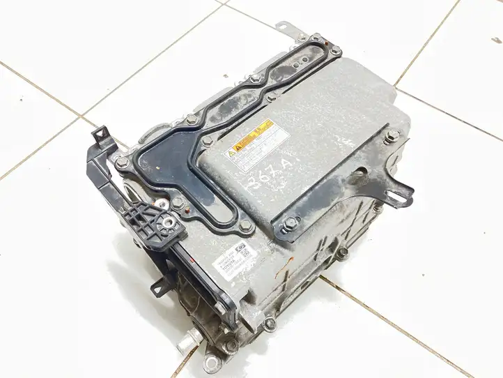 Toyota Auris E180 (2012 - 2018) G920076030 Инвертор напряжения — фото 9