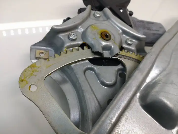 Toyota Auris E180 (2012 - 2018) 8572002440B Стеклоподъемник передней двери (комплект) — фото 3