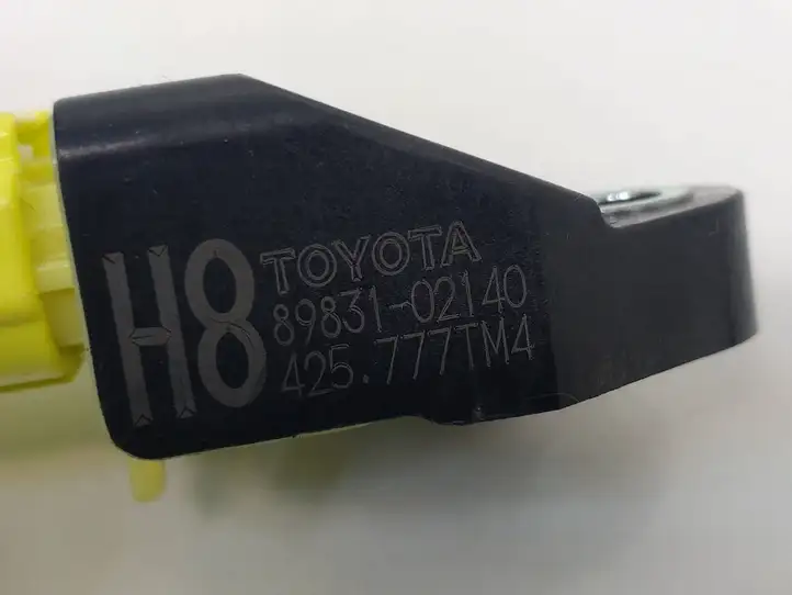 Toyota Auris E180 (2012 - 2018) 8983102140 Датчик удара SRS — фото 4