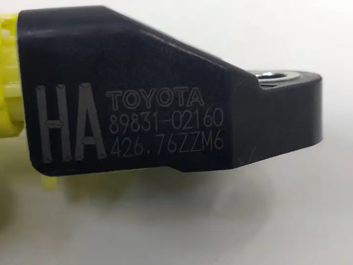 Toyota Auris E180 (2012 - 2018) 8983102160 Датчик удара SRS — фото 4